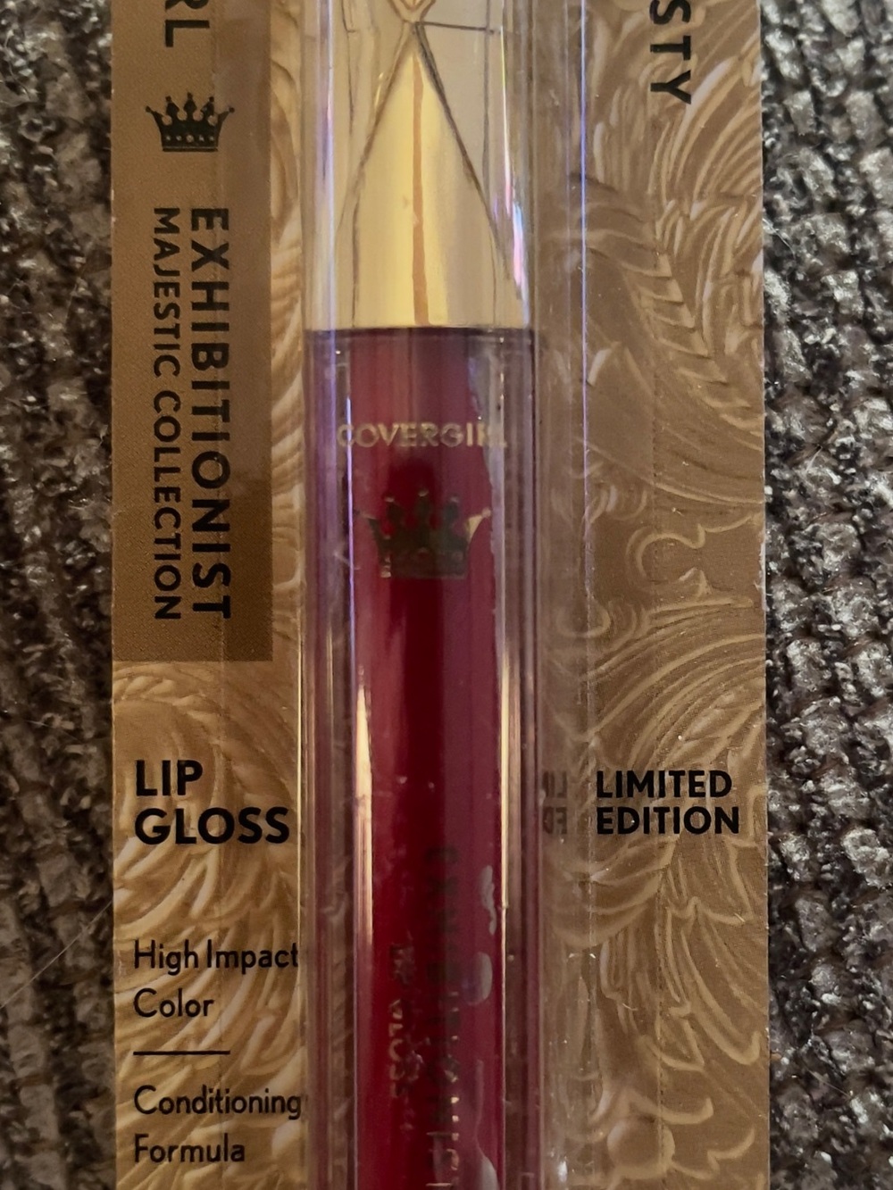 COVERGIRL Exhibitionist Majestic Collection Lip Gloss - Berry Red